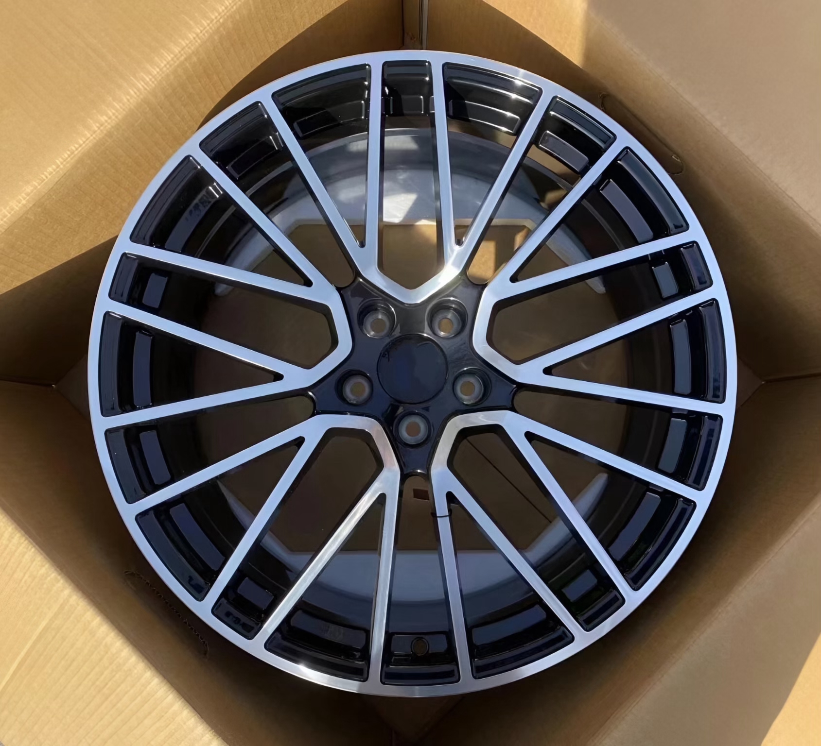 20” Porsche Cayenne/ Panamera Wheels with Continental Tyres - Image 3