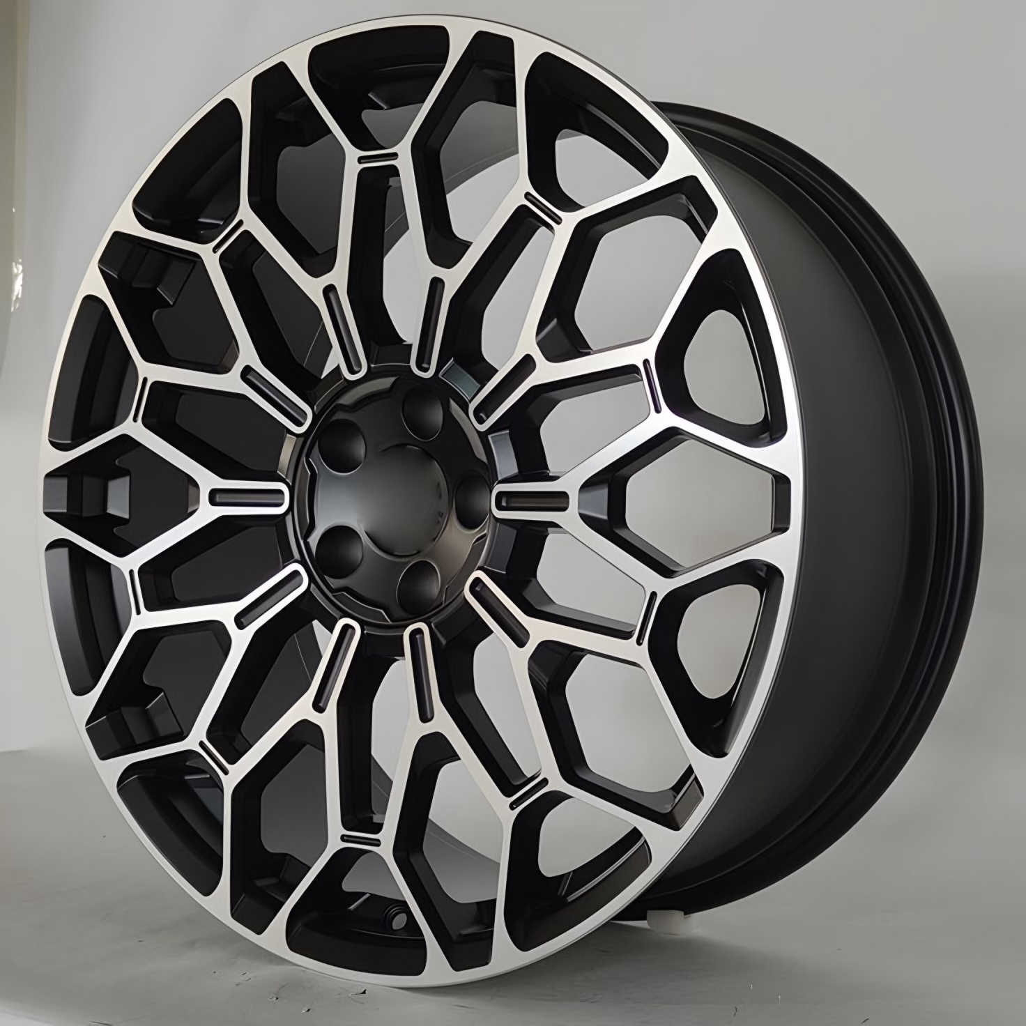 22” Range Rover (Ltd Edition) Wheels with Brand New Tyres - Image 2