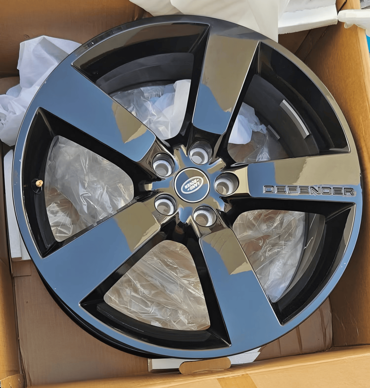 22” Defender Wheels with Brand New Tyres - Image 3