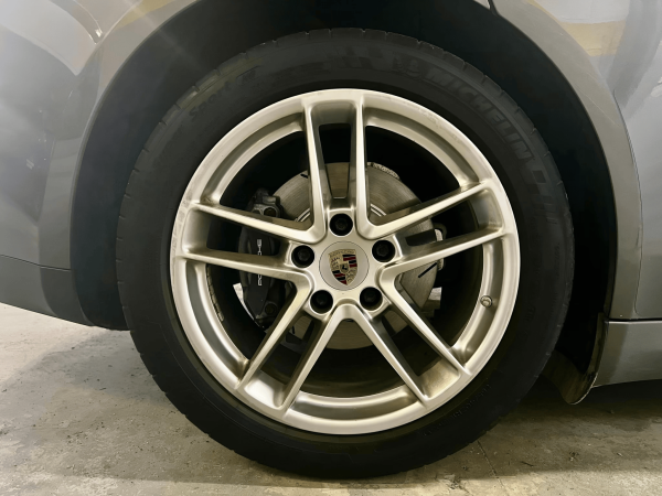 19” OEM Porsche Panamera/Cayenne with Brand New Yokohama Tyres