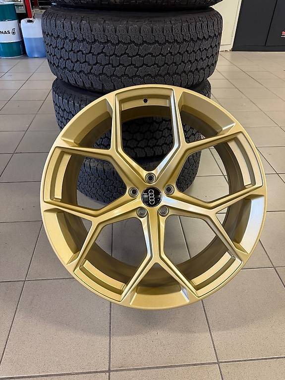 22 inch Limited Edition Bronze-Gold Audi alloy wheels fitted to an Audi SUV, suitable for Audi Q5, Q7, Q8, RS6 and RS7 models
